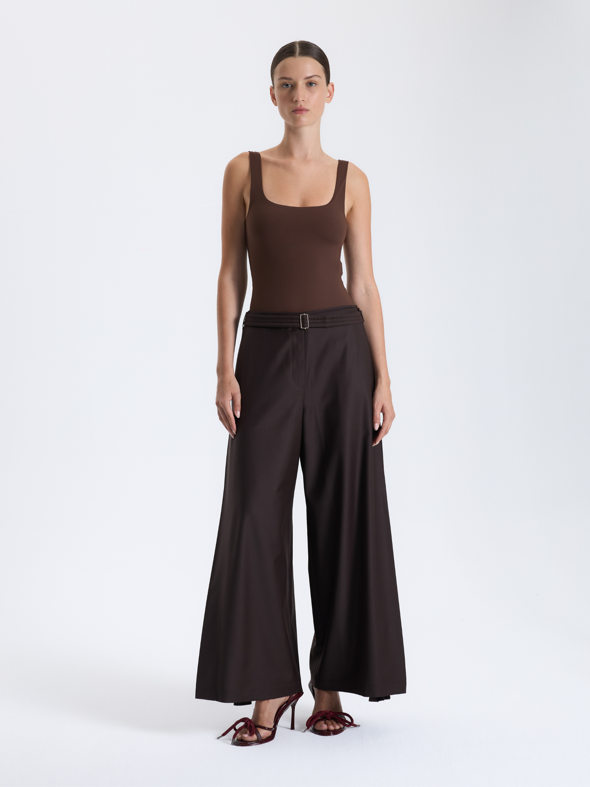 Kahverengi Pilise Detaylı Pantolon