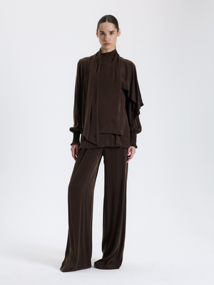 Kahverengi Fular Detaylı Bluz