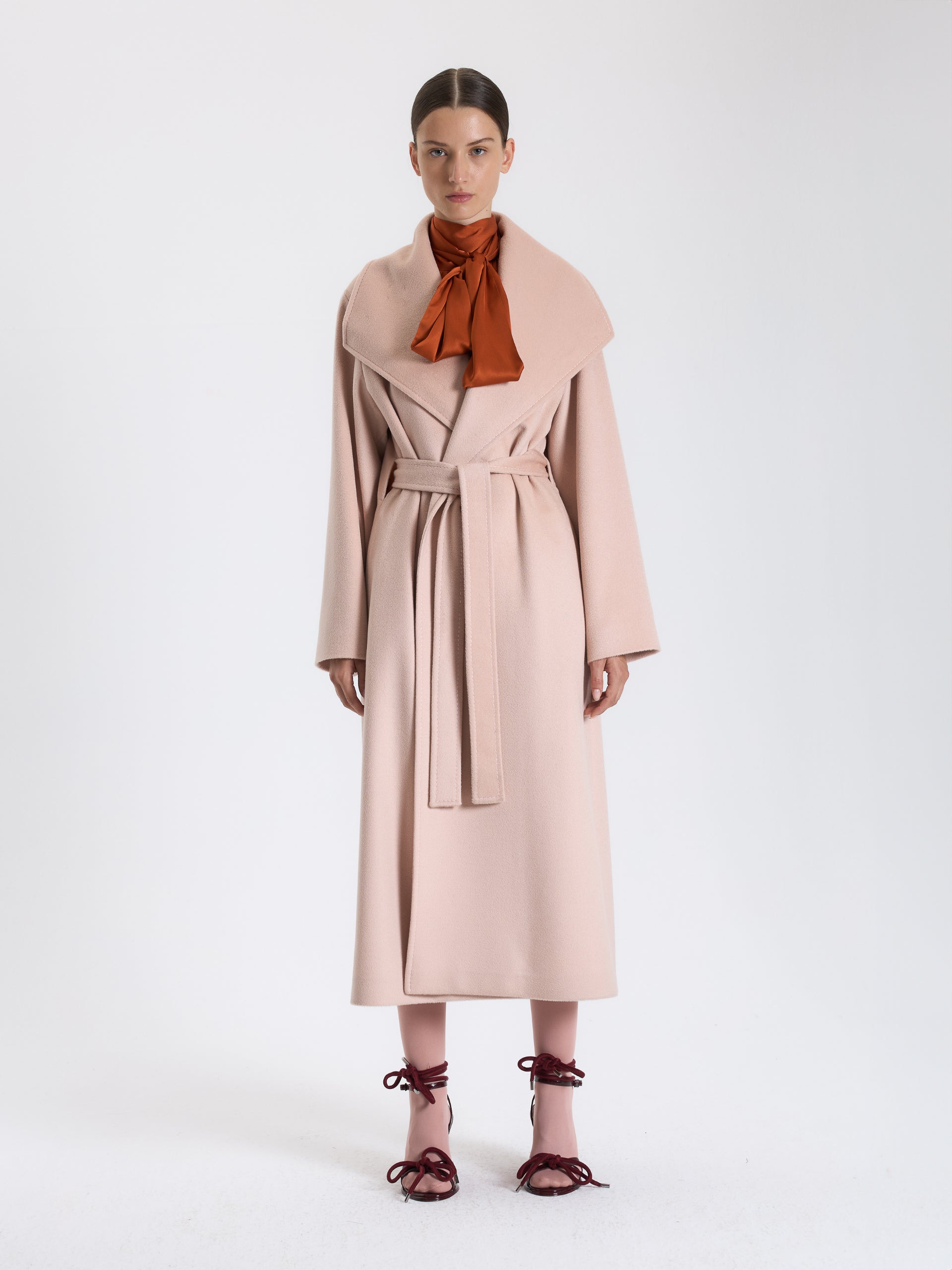 Pudra Renk Uzun Kaban