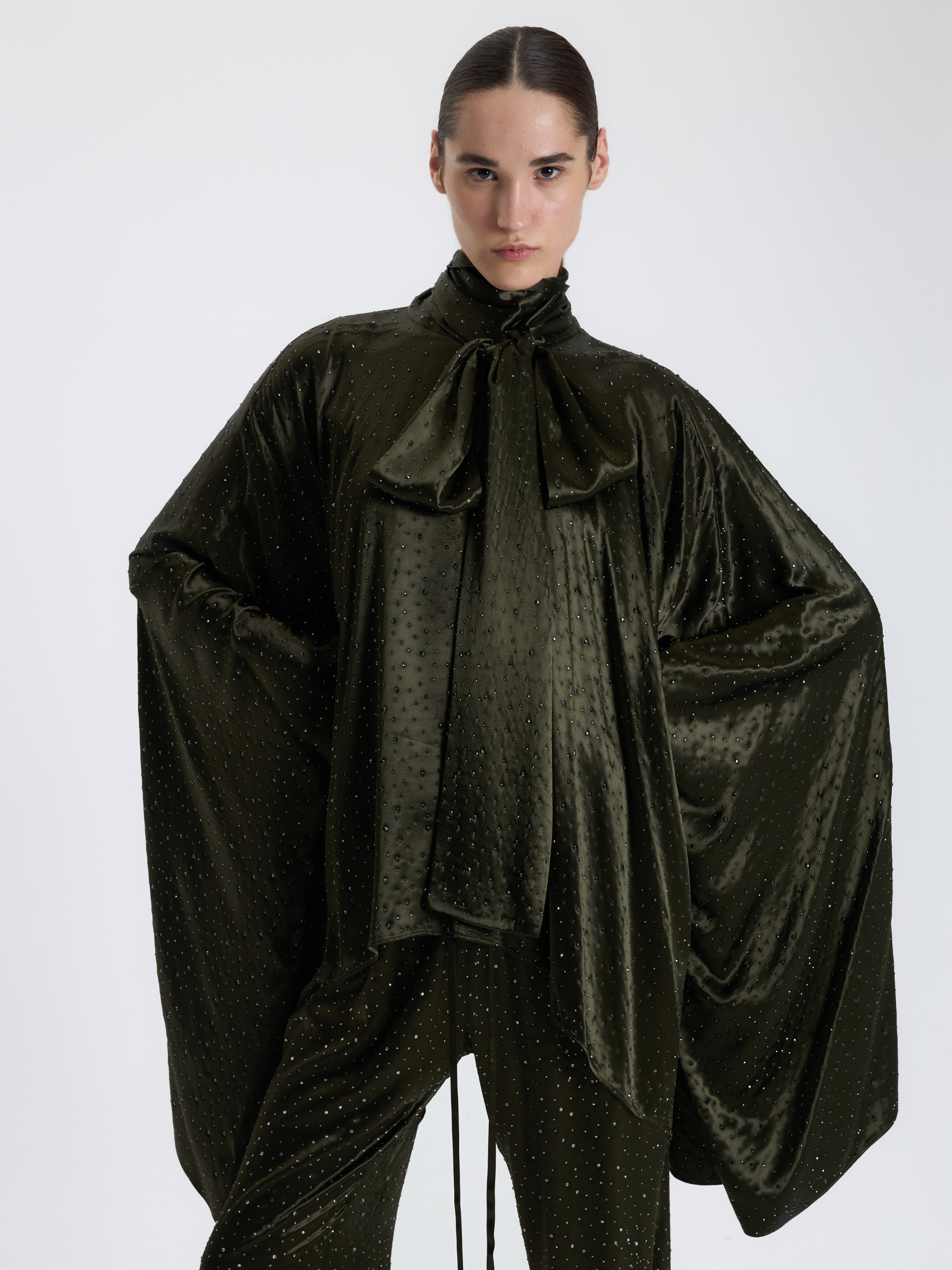 Haki Taş İşlemeli Drapeli Bluz