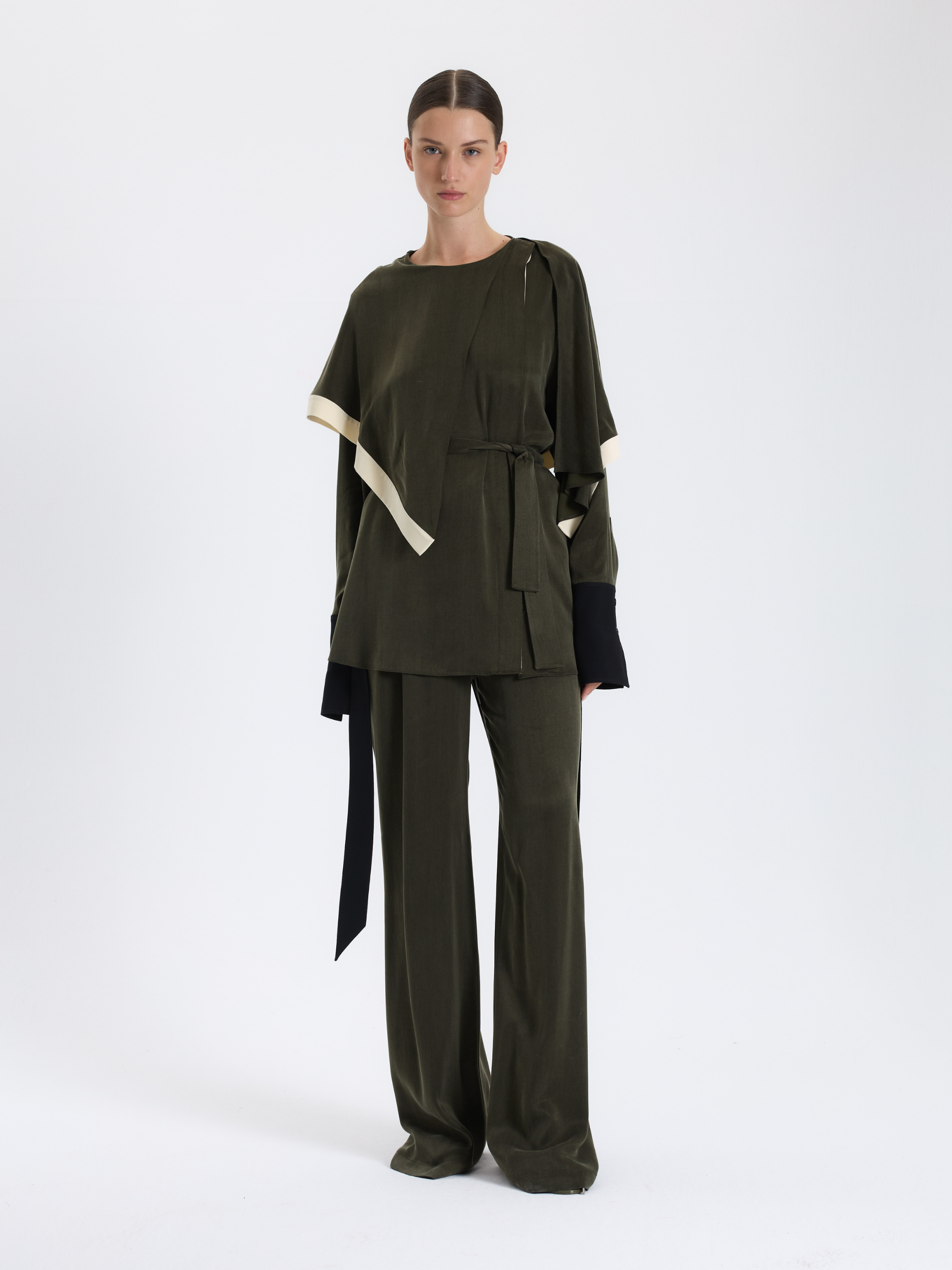 Haki Kontrast Detaylı Bluz