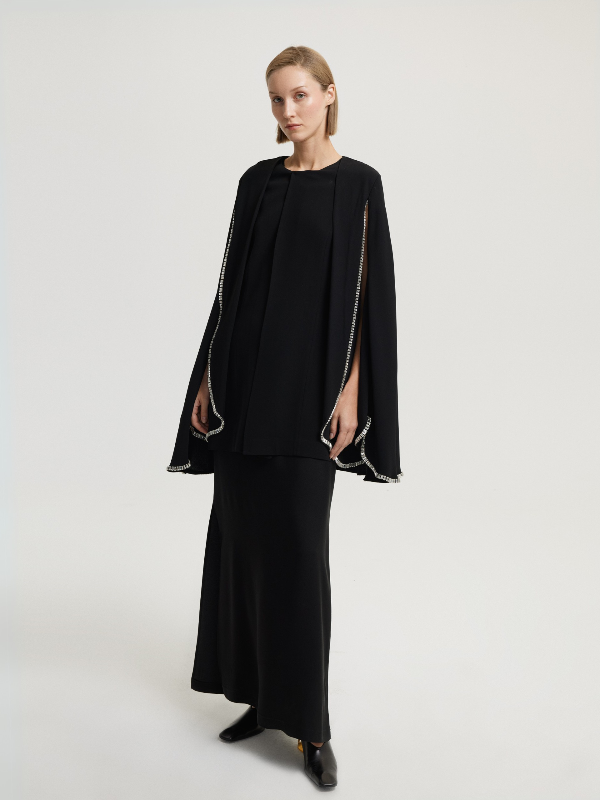 Taşlı Siyah Uzun Ceket