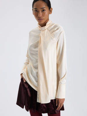 Kemik Rengi Saten Fularlı Bluz